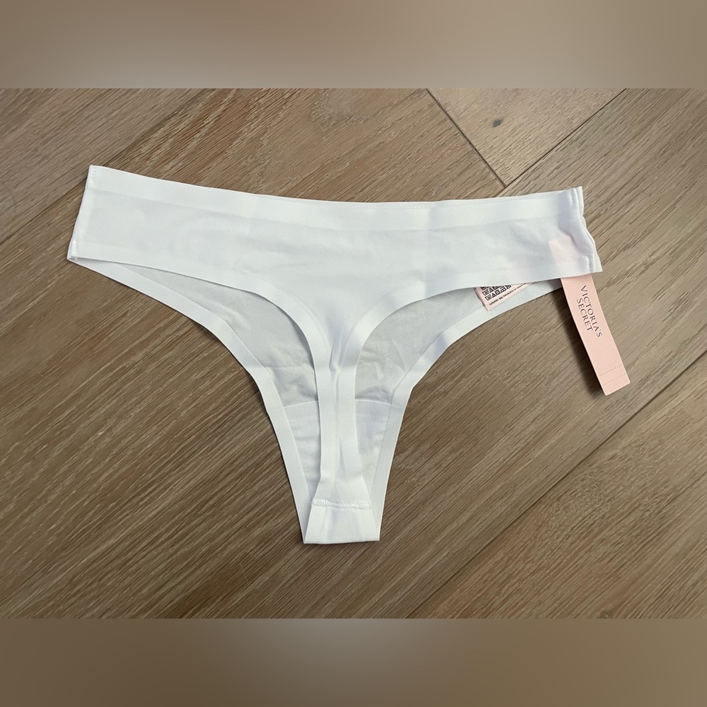 Body by Victoria Flex White Mid-Rise Thong Panty - XS - Picture 2 of 2